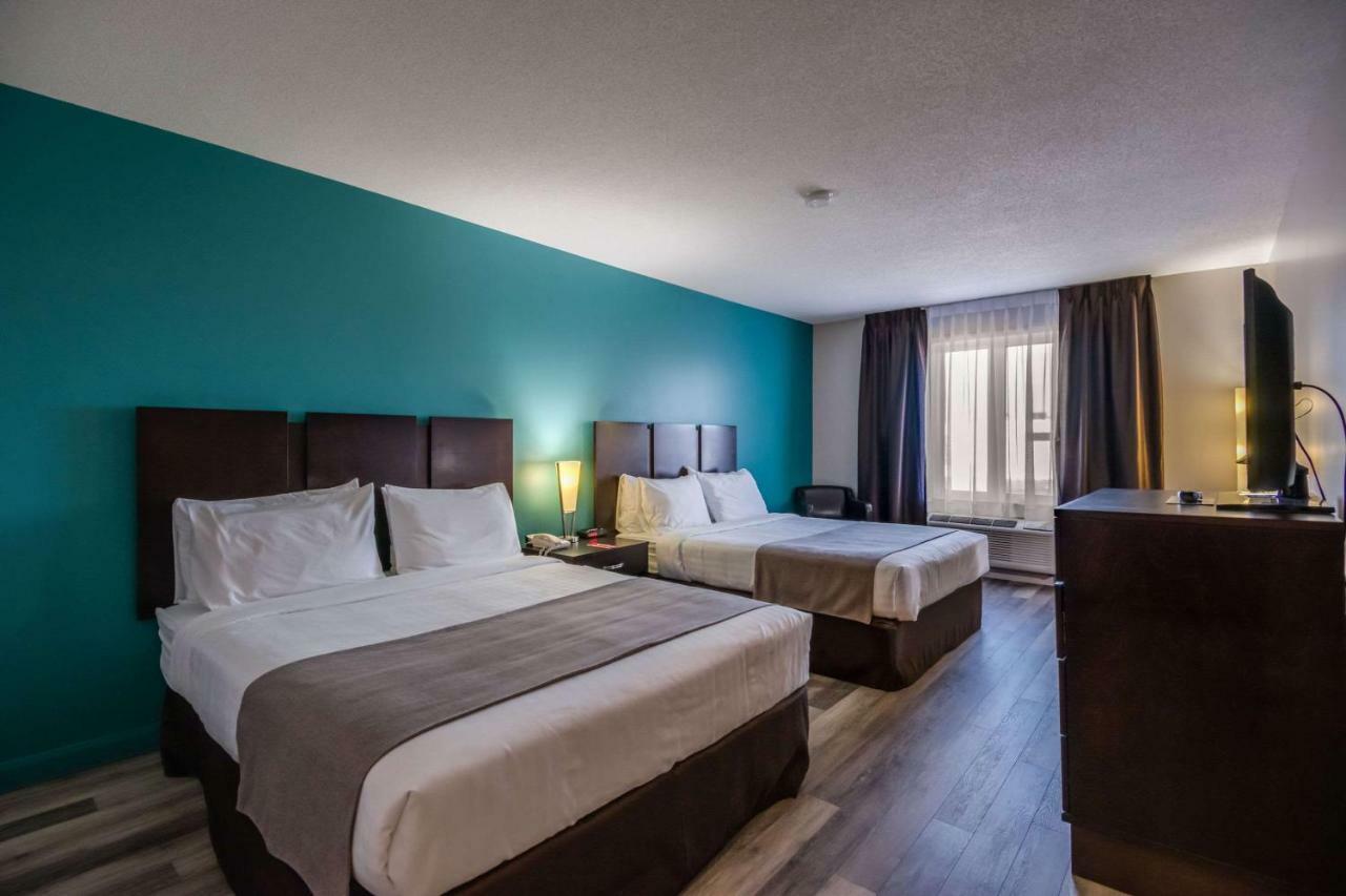 Econo Lodge Inn & Suites Saint Apollinaire 外观 照片