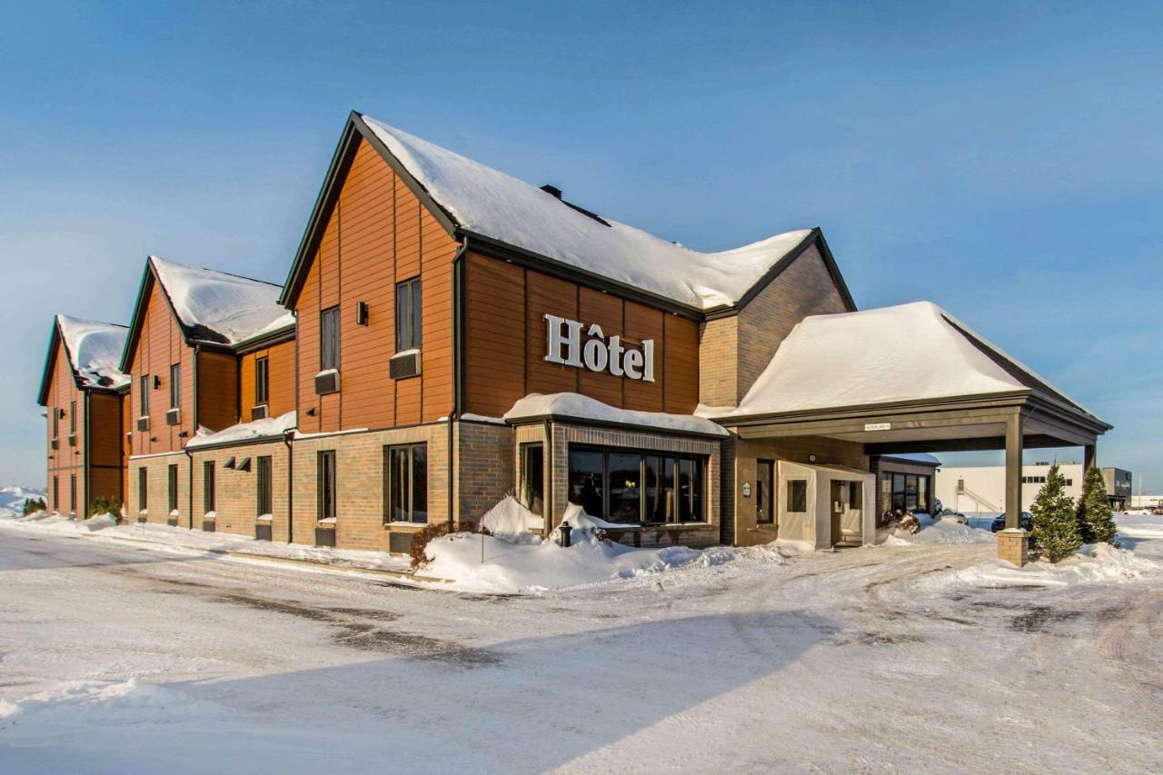 Econo Lodge Inn & Suites Saint Apollinaire 外观 照片
